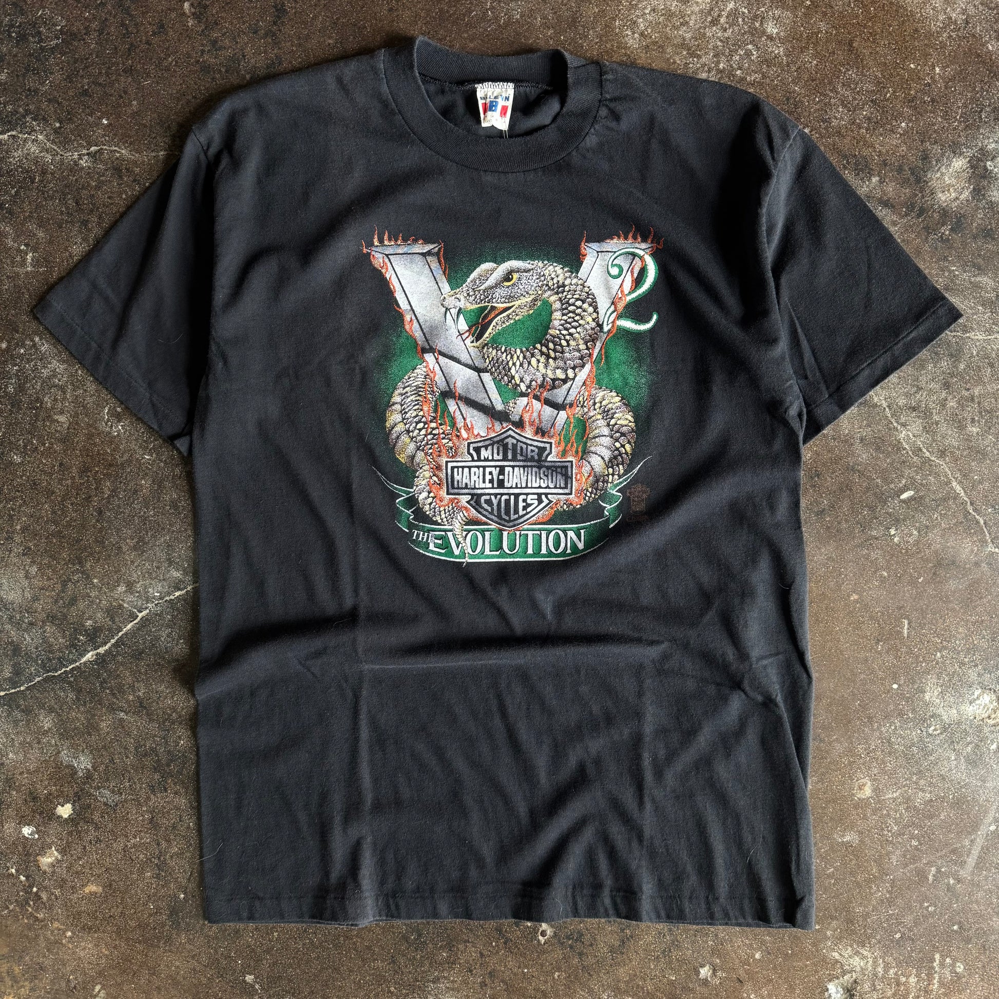80’s Harley Davidson Canadian 3D Emblem “Evolution” Snake Tee (L)