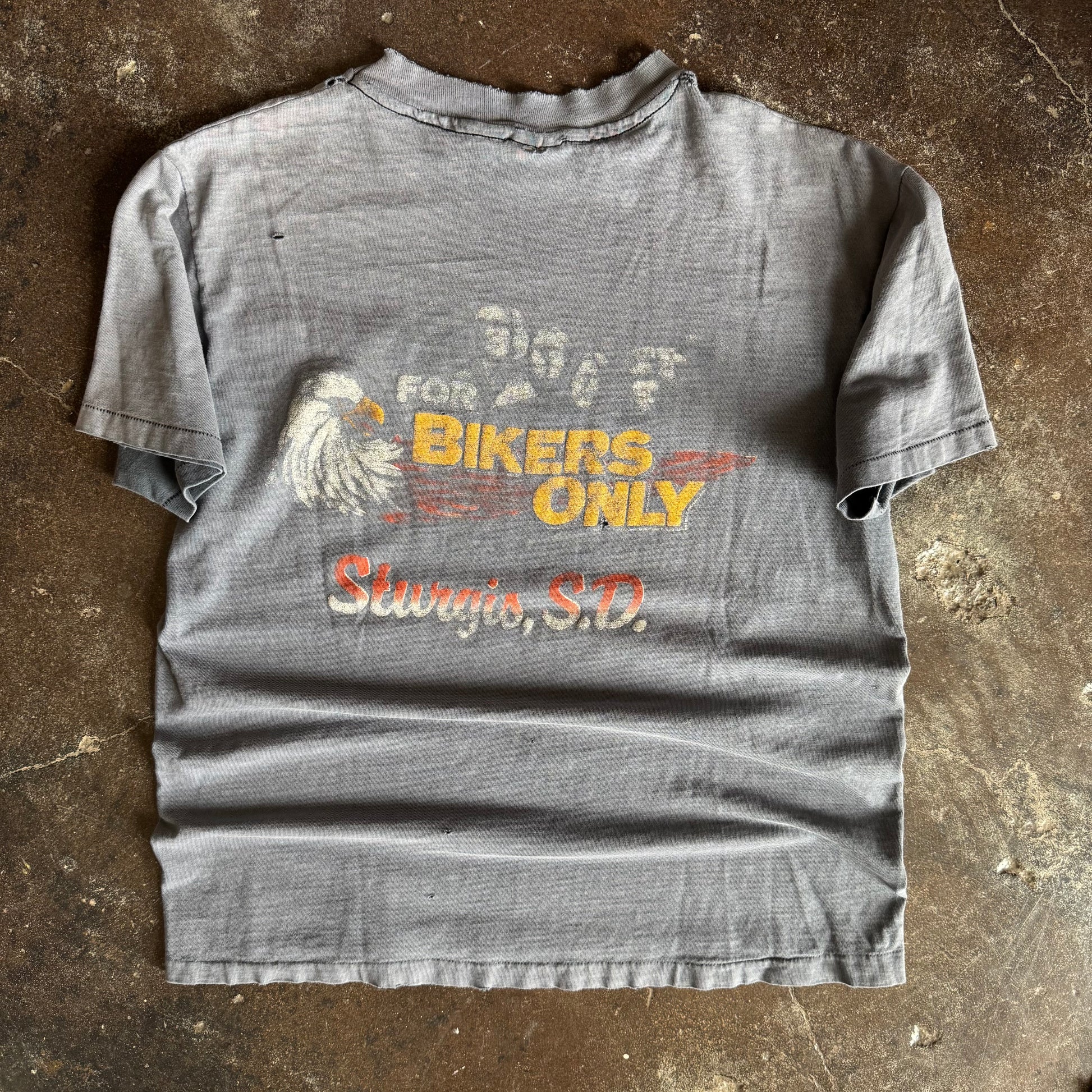 80’s Harley Monument Bikers Only Sun Faded Tee (L)