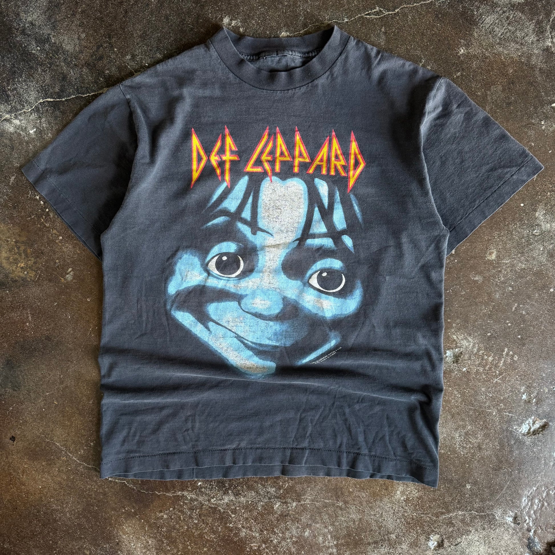 90’s Def Leppard Big Face Rock Band Tee (L)