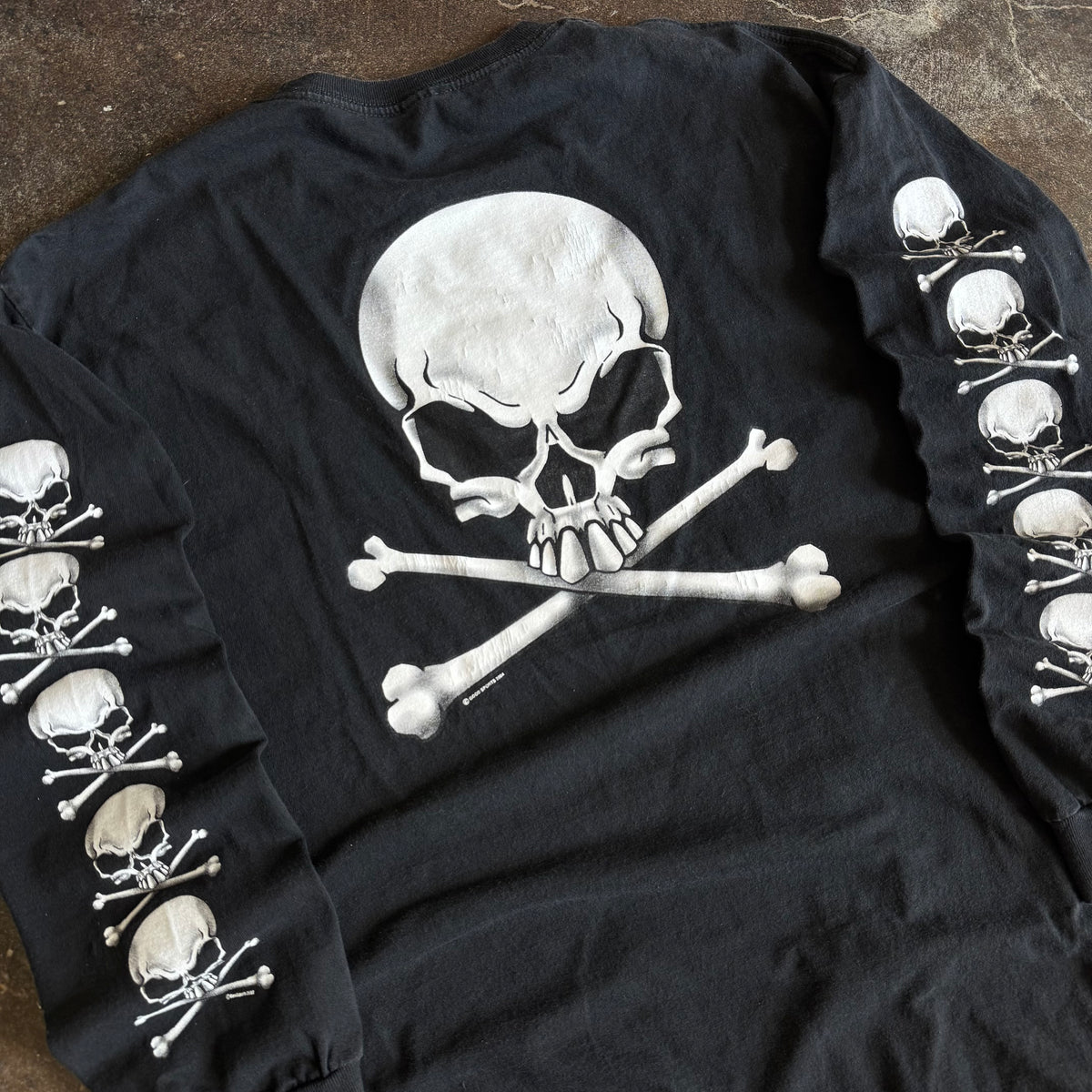 Y2K Skull and Crossbones Long Sleeve (XL)