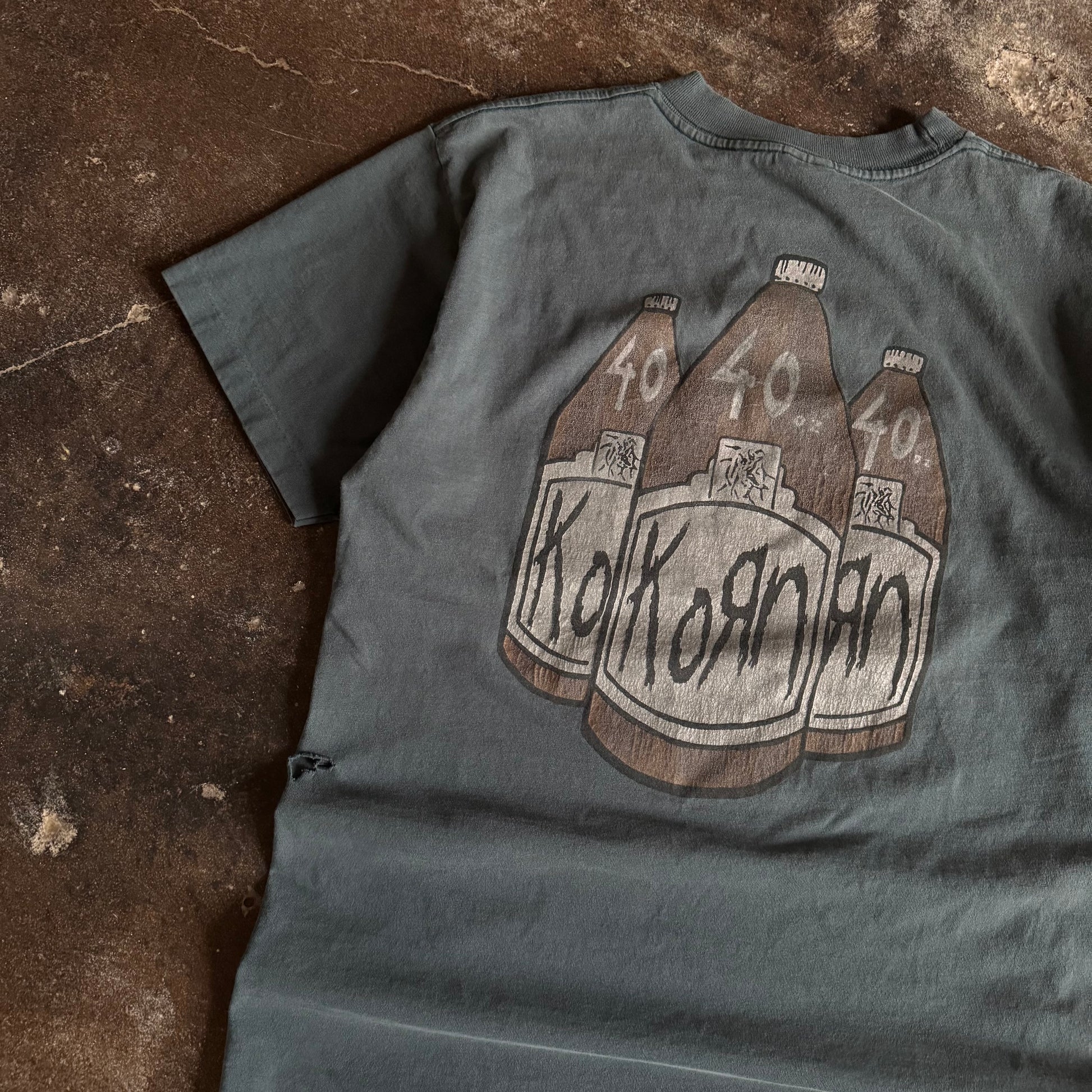 90’s Korn 40oz Bottle Band Tee (L)