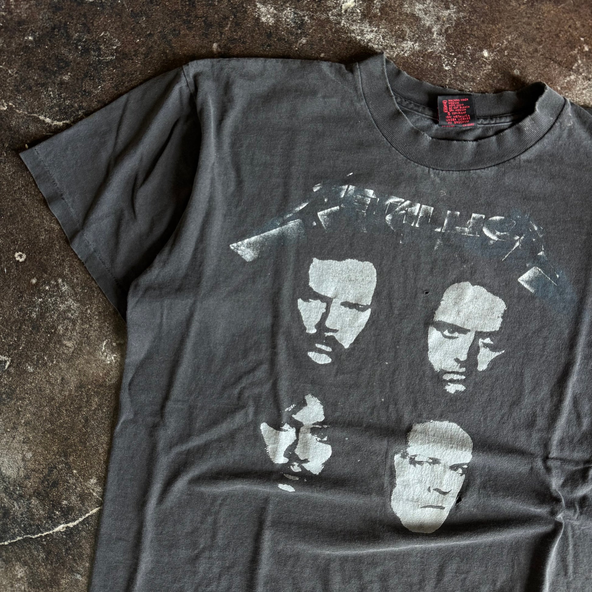 90’s Metallica Faces Sun Faded Tour Tee (XL)