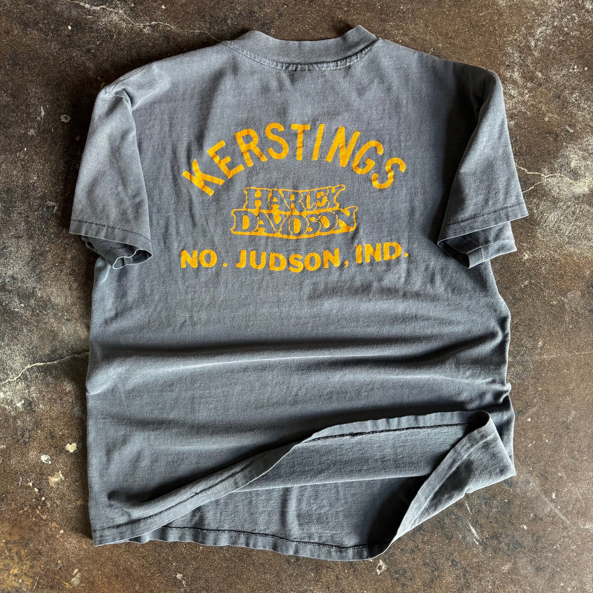 80’s Harley “Two Types of Bikers” Sun Faded Tee (L)