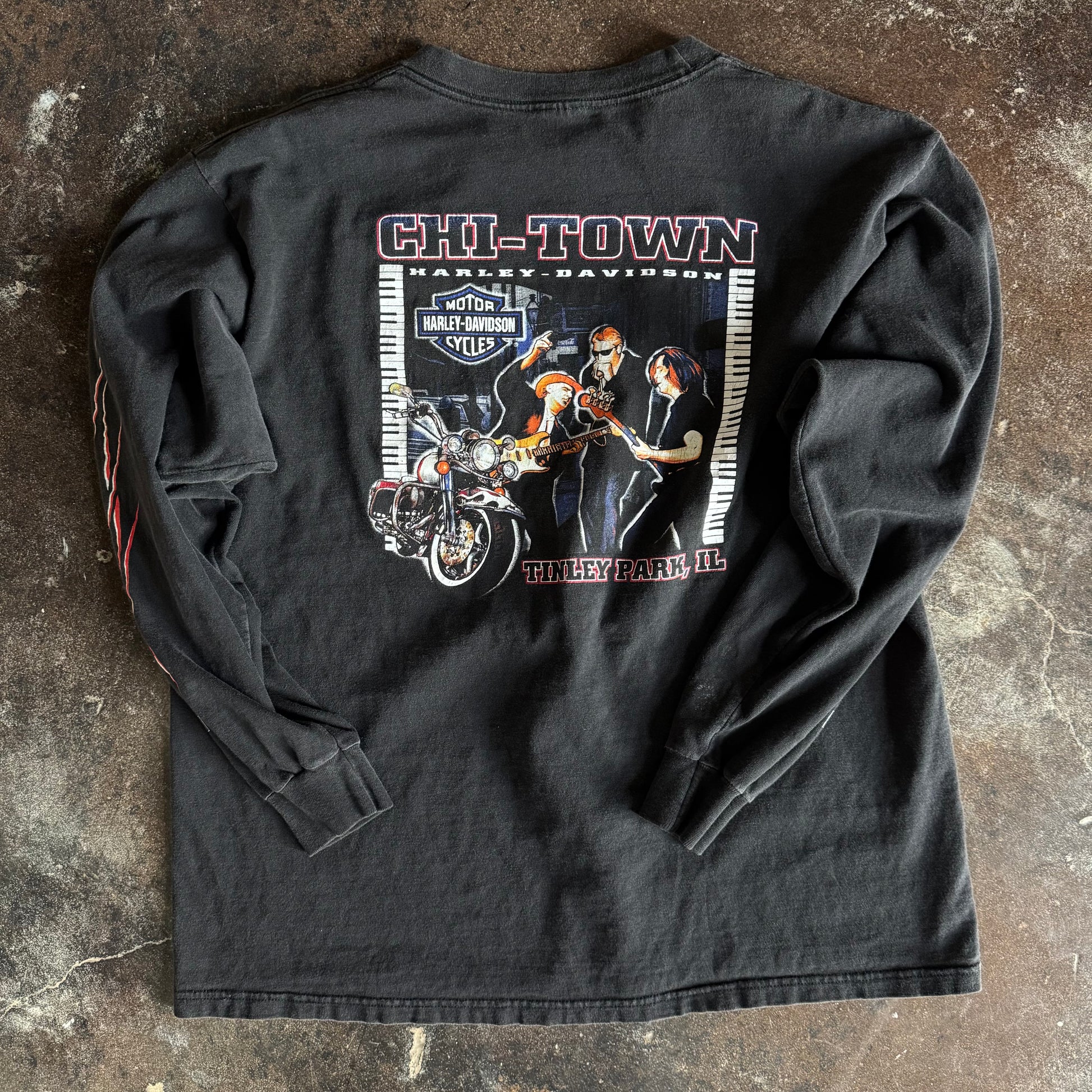 Y2K Harley Davidson Red Tribal Flame Chi-Town Sleeve (XL)