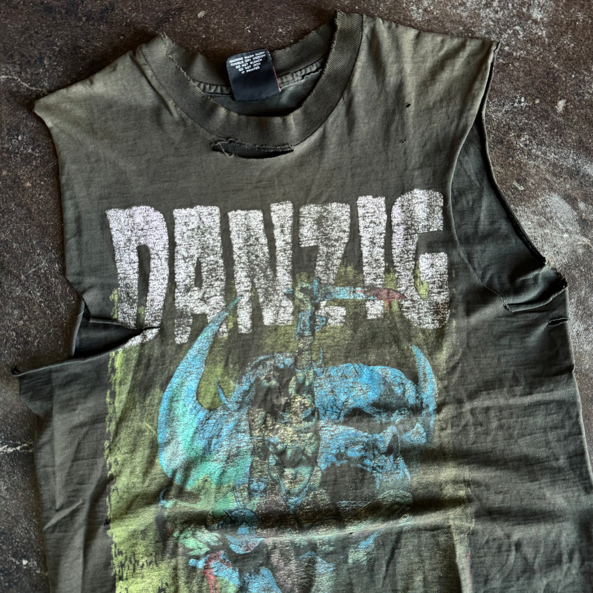 90’s Danzig Faded & Thrashed Cut-Off Band Tee (M)