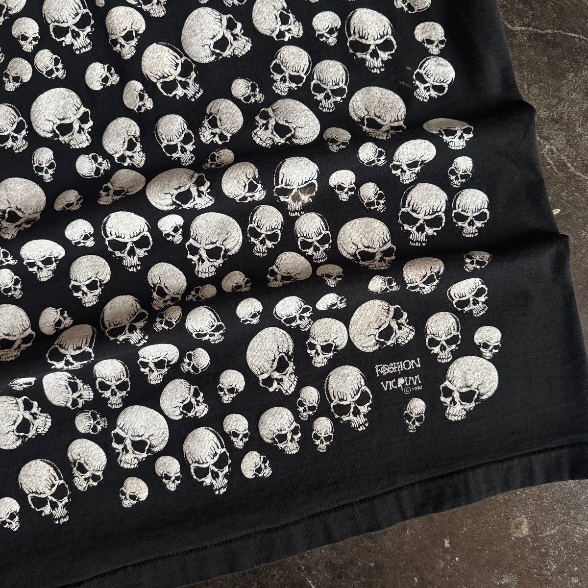 90’s Fashion Victim Skull Pile AOP Tee (XL)