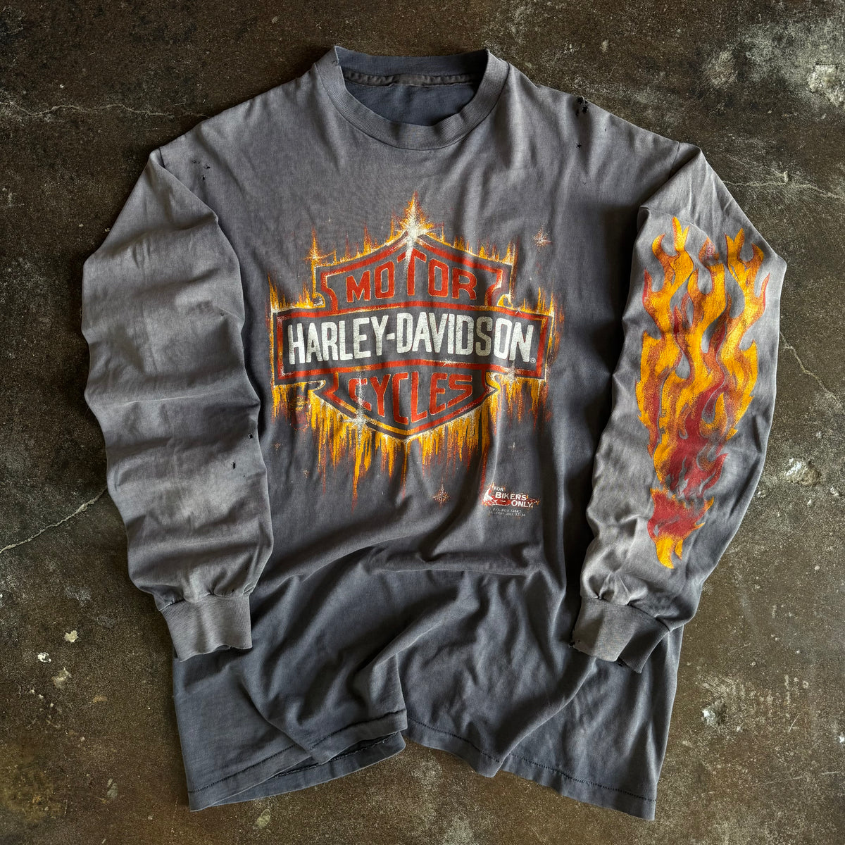 Vintage 1980s Harley-Davidson shining shield sun faded flame longsleeve t-shirt with flame sleeve prints size XL