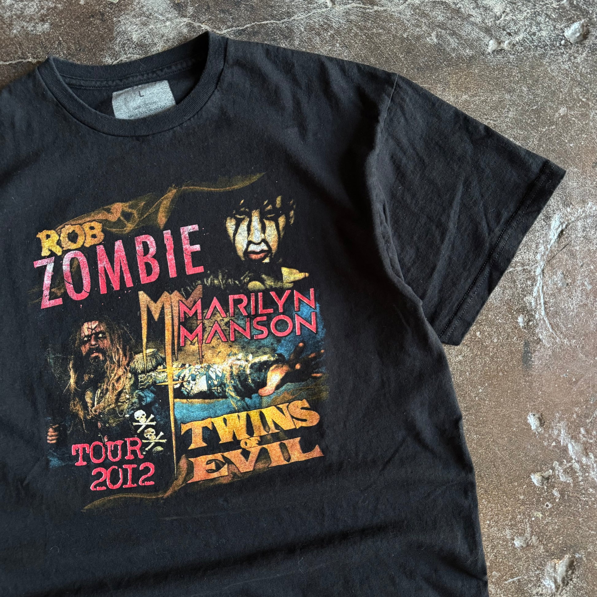Tag detail on 2012 Rob Zombie Marilyn Manson Twins of Evil tour tee