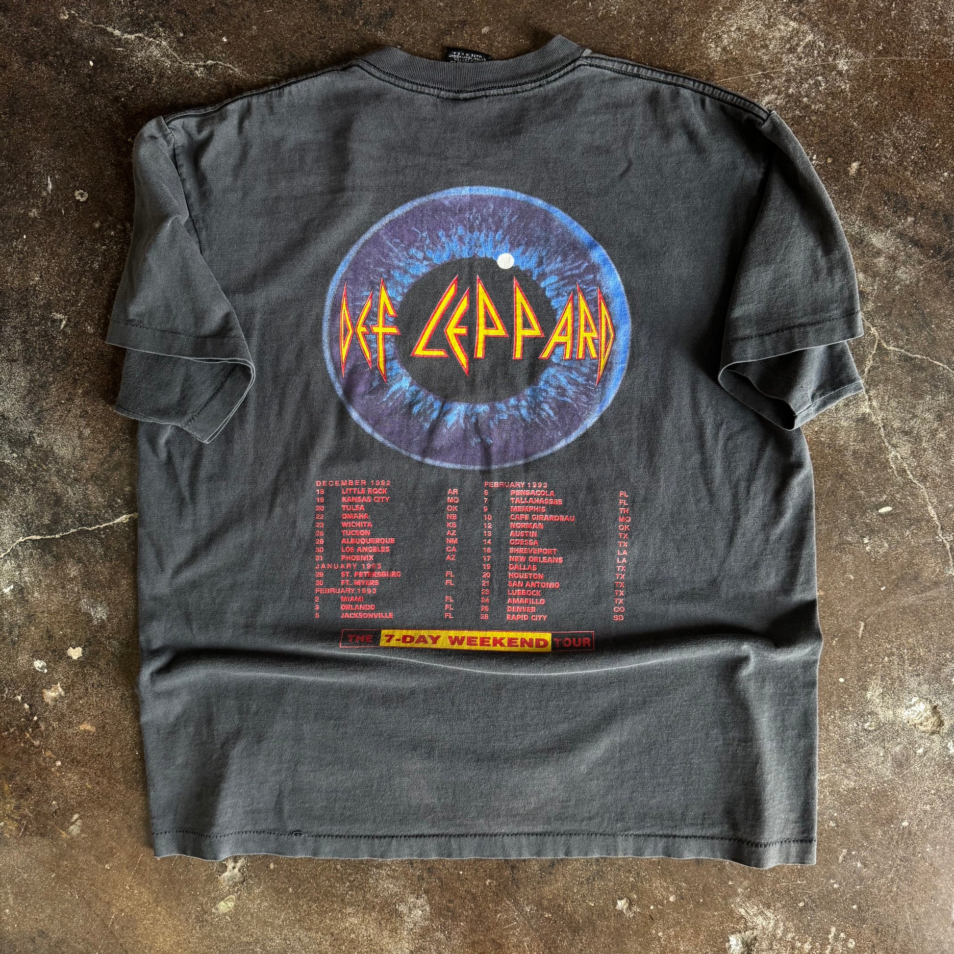 90’s Def Leppard Sun Faded Band Tour Tee (XL)