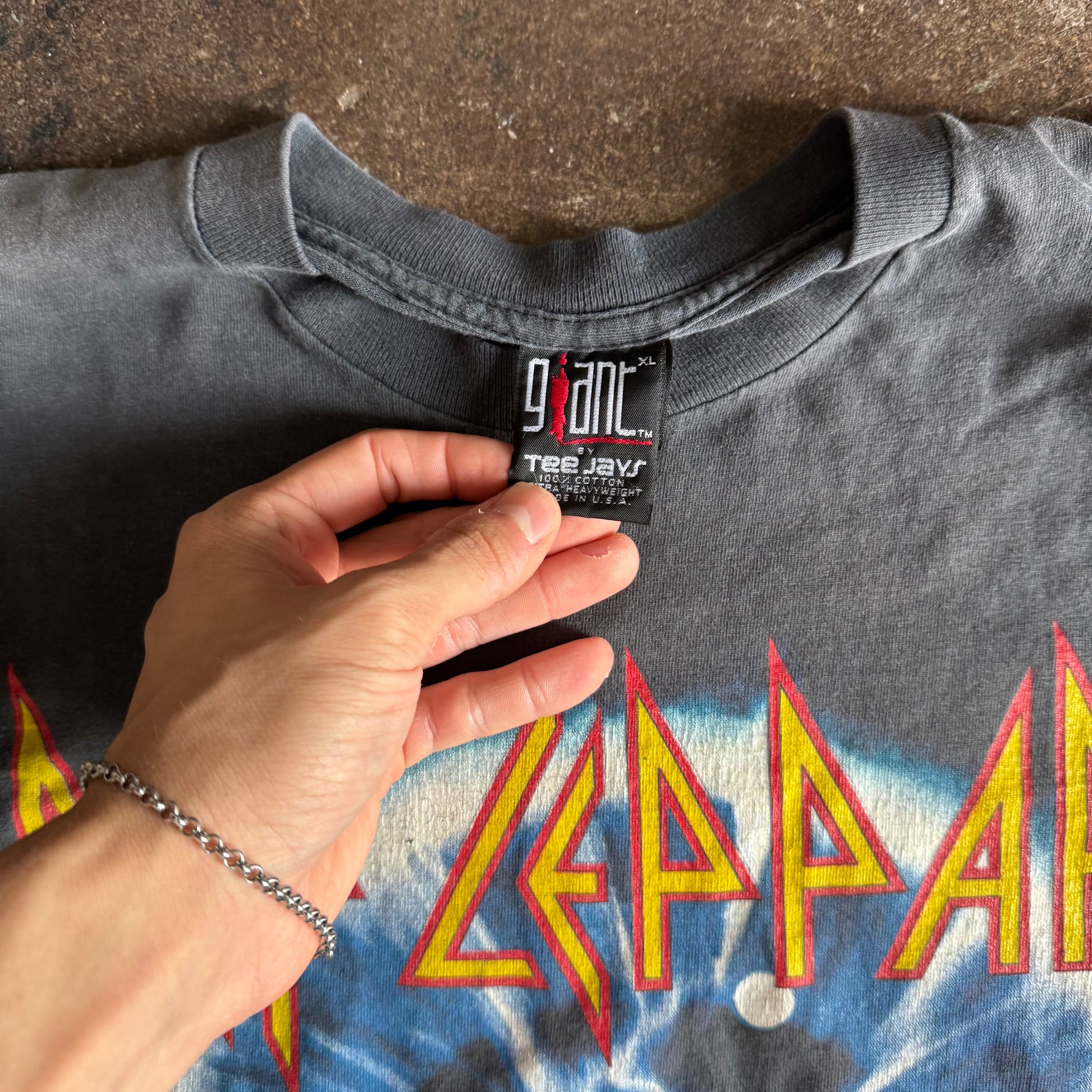 90’s Def Leppard Sun Faded Band Tour Tee (XL)