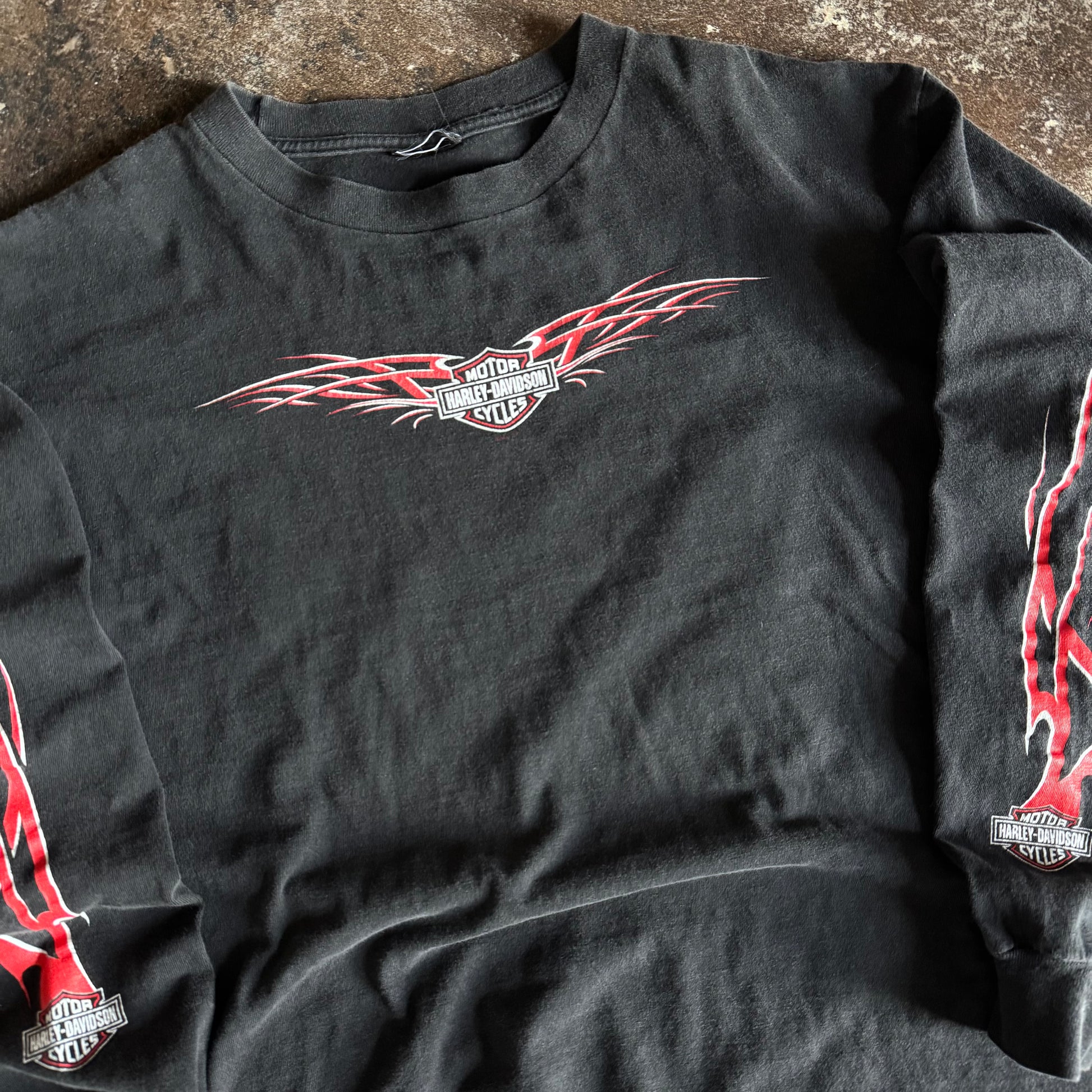 Y2K Harley Davidson Red Tribal Flame Chi-Town Sleeve (XL)